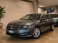 Usata Skoda Superb 150 CV (110 kW) 2022 Grigio scuro Station wagon