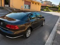 Usata VW Passat 105 CV (77 kW) 2013 Marrone Berlina