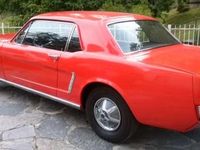 Usata Ford V8 220 CV (161 kW) 1965 Arancione Coupé