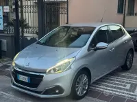 Usata Peugeot 208 Allure 82 CV (60 kW) 2017 Grigio Utilitaria