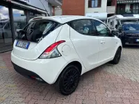 Usata Lancia Ypsilon 69 CV (50 kW) 2014 Bianco Utilitaria
