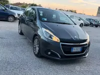 Usata Peugeot 208 Allure 82 CV (60 kW) 2017 Nero Utilitaria