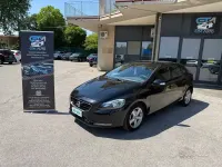 Usata Volvo V40 115 CV (84 kW) 2012 Nero Utilitaria