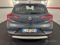 Usata Renault Captur Intens 101 CV (74 kW) 2022 Grigio SUV