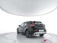 Usata Volvo V40 Business Edition 120 CV (88 kW) 2019 Nero Utilitaria