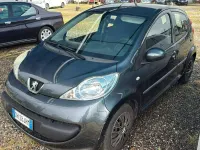 Usata Peugeot 107 68 CV (50 kW) 2007 Nero Utilitaria