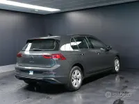 Usata VW Golf VIII Life 110 CV (80 kW) 2023 Grigio Berlina