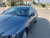 Usata Jaguar XE Business Edition 179 CV (131 kW) 2016 Argento Berlina