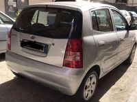 Usata Kia Picanto EX 65 CV (47 kW) 2008 Argento Utilitaria