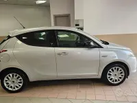 Usata Lancia Ypsilon 69 CV (50 kW) 2015 Grigio Utilitaria