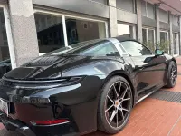 Begagnad Porsche 911 541 HK (397 kW) 2025 Svart Cab