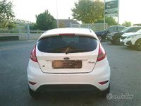 Usata Ford Fiesta 68 CV (50 kW) 2010 Bianco Utilitaria