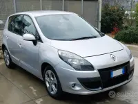 Usata Renault Scénic III 110 CV (80 kW) 2011 Grigio Monovolume