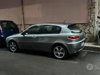 Usata Alfa Romeo 147 150 CV (110 kW) 2006 Grigio Utilitaria