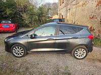 Usata Ford Fiesta Titanium 86 CV (63 kW) 2018 Grigio Utilitaria