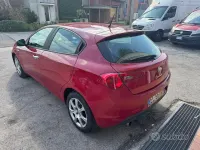 Usata Alfa Romeo Giulietta Exclusive 105 CV (77 kW) 2012 Rosso Utilitaria