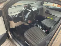 Usata Toyota iQ 68 CV (50 kW) 2012 Marrone Utilitaria