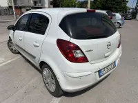 Usata Opel Corsa Edition 75 CV (55 kW) 2011 Bianco Utilitaria
