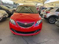 Usata Lancia Ypsilon Silver 69 CV (50 kW) 2022 Rosso Utilitaria
