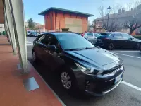 Usata Kia Rio 84 CV (61 kW) 2017 Grigio Berlina