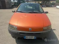 Usata Fiat Punto 80 CV (58 kW) 2000 Oro Utilitaria