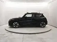 Käytetty Mini Cooper Favoured 204 HP (150 kW) 2024 Musta Viistoperä