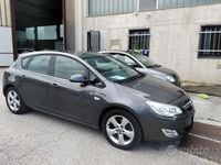 Usata Opel Astra 125 CV (91 kW) 2011 Grigio Berlina
