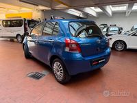 Usata Toyota Yaris 101 CV (74 kW) 2010 Blu Utilitaria