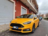 Usata Ford Focus ST 250 CV (183 kW) 2017 Giallo Berlina