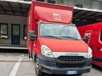 Usata Iveco Daily 140 CV (102 kW) 2015 Rosso Furgone