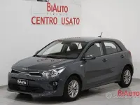 Usata Kia Rio Style 84 CV (61 kW) 2023 Grigio Berlina