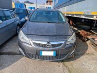 Usata Opel Astra Cosmo 140 CV (102 kW) 2012 Grigio Station wagon