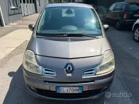 Usata Renault Modus 75 CV (55 kW) 2012 Grigio Monovolume