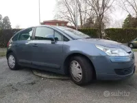 Usado Citroën C4 88 CV (64 kW) 2006 Gris Berlina