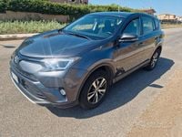 Usata Toyota RAV4 Business Edition 143 CV (105 kW) 2017 Marrone SUV
