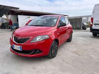 Usata Lancia Ypsilon Gold 69 CV (50 kW) 2023 Rosso Utilitaria