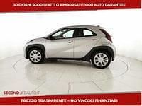Usata Toyota Aygo X Active 72 CV (52 kW) 2022 Argento SUV