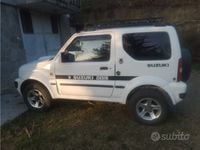 Usata Suzuki Jimny 86 CV (63 kW) 2010 Bianco SUV