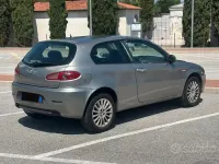 Usata Alfa Romeo 147 120 CV (88 kW) 2008 Grigio Utilitaria