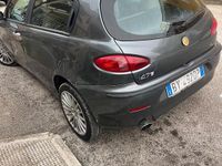 Usata Alfa Romeo 147 116 CV (85 kW) 2003 Grigio Utilitaria