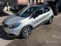 Usata Renault Captur Zen 90 CV (66 kW) 2016 Grigio SUV