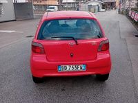 Usata Toyota Yaris 68 CV (50 kW) 1999 Rosso Berlina