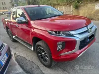Usata Mitsubishi L200 Select 150 CV (110 kW) 2021 Rosso Pick-up