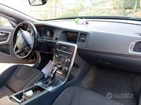 Usata Volvo V60 120 CV (88 kW) 2015 Nero Station wagon