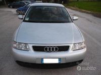 Usata Audi A3 Attraction 110 CV (80 kW) 1999 Grigio Berlina