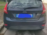 Usata Ford Fiesta 70 CV (51 kW) 2011 Bluazzurro Berlina