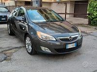 Usata Opel Astra Cosmo 110 CV (80 kW) 2010 Gray Berlina