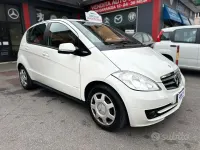 Gebraucht Mercedes A160 Edition 95 PS (69 kW) 2012 Weiß Van / Kleinbus
