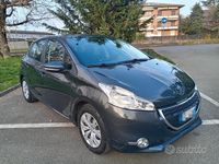 Usata Peugeot 208 Active 68 CV (50 kW) 2014 Grigio Utilitaria
