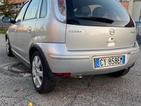 Usata Opel Corsa Enjoy 69 CV (50 kW) 2005 Grigio Berlina